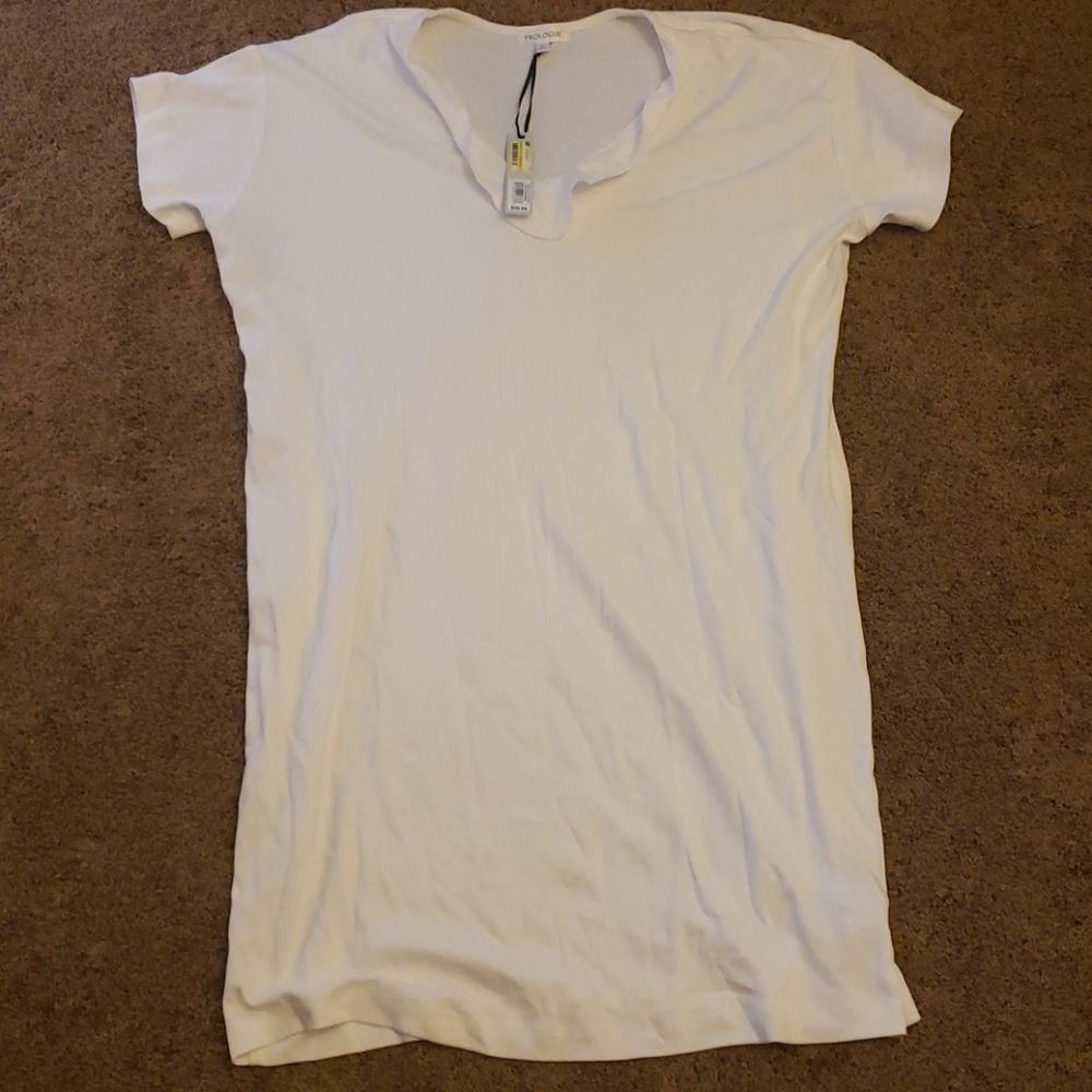 V-neck white nightgown Large